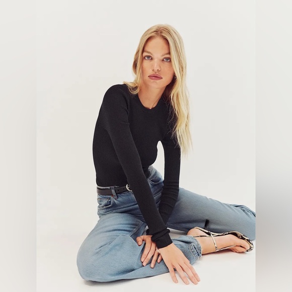 Reformation Samuel Crew Sweater in Black - Picture 1 of 7